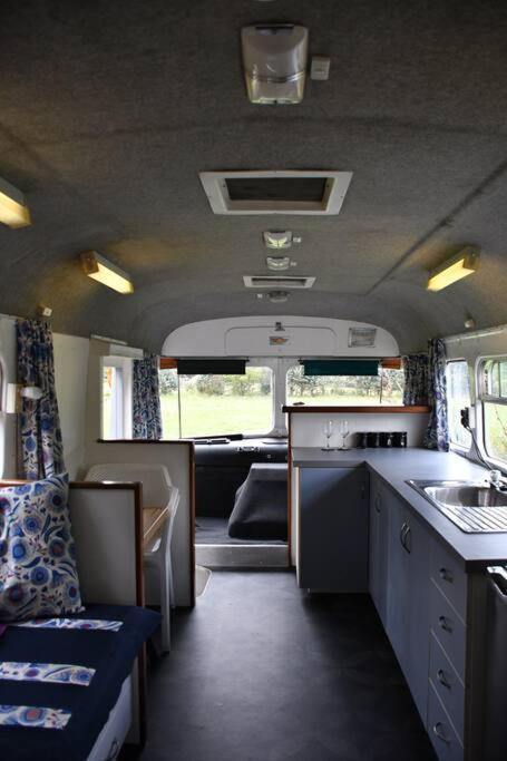 Evi The School Bus At Oromahoe Downs Farm Puketona Екстериор снимка
